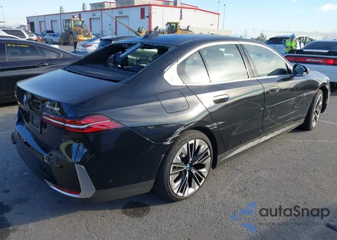 2025 BMW I5 Edrive40 z USA, uszkodzony, nr VIN WBY33FK08SCU83757